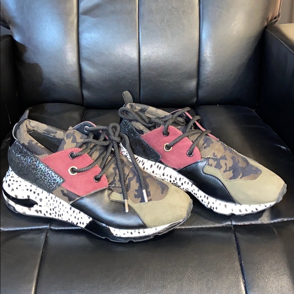 Steve Madden Tennis Shoes
